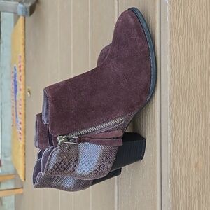 Vionic Anne Ortho Suede Snake Brown/Maroon Ankle Boots Size 7